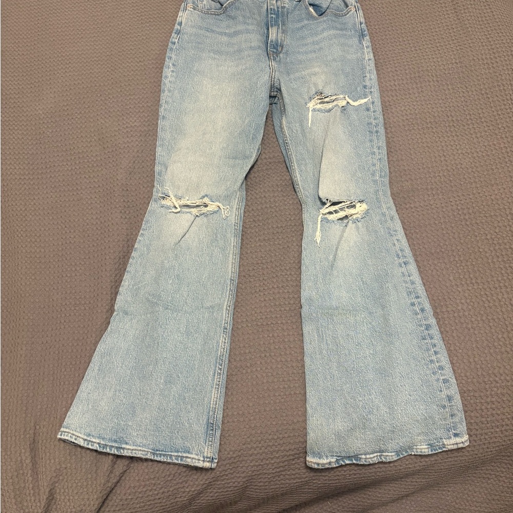 Levi’s premium 70’s high-rise flare 28